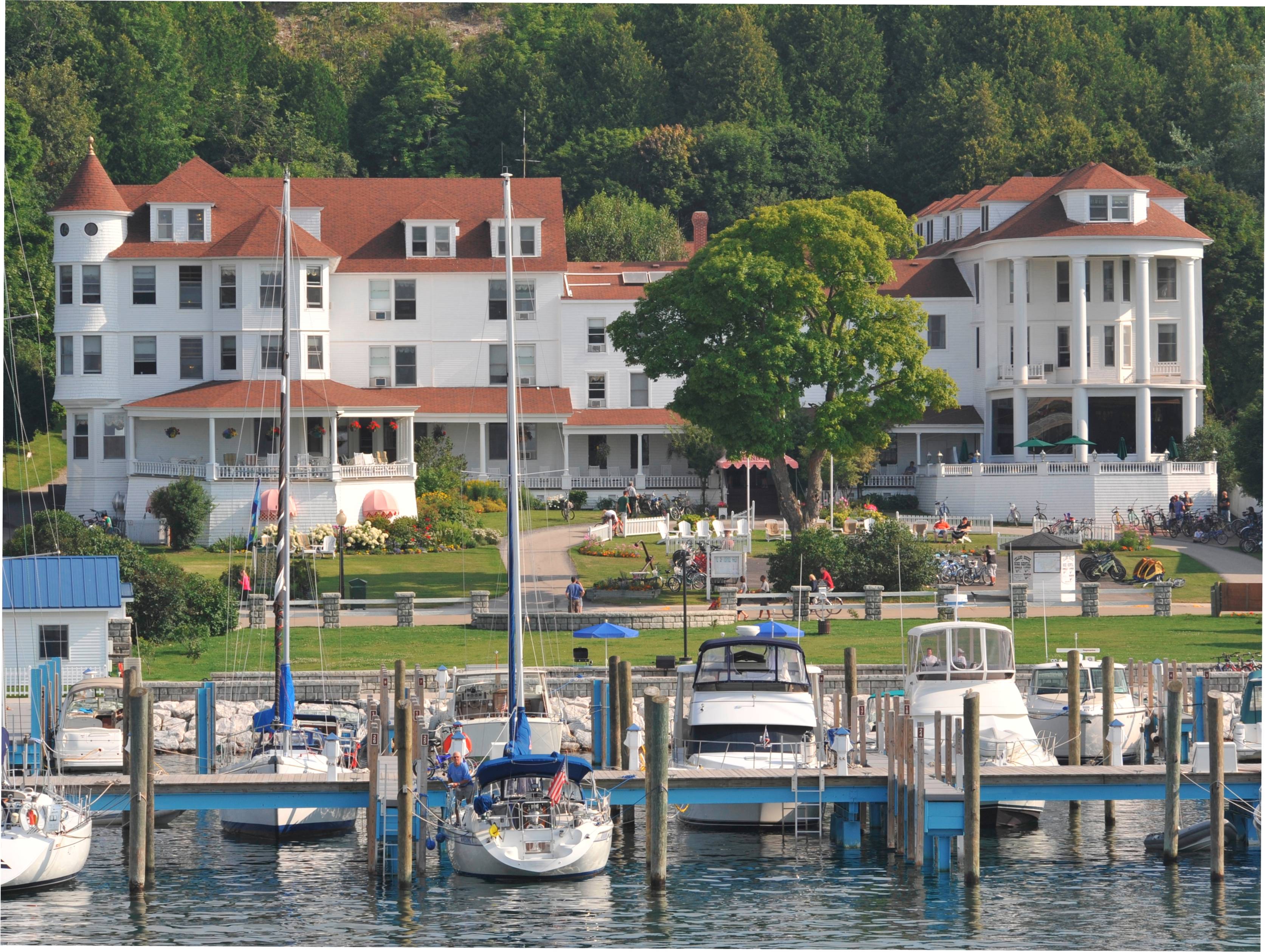 MACKINAC ISLAND & MACKINAW CITY HOTEL INFORMATION